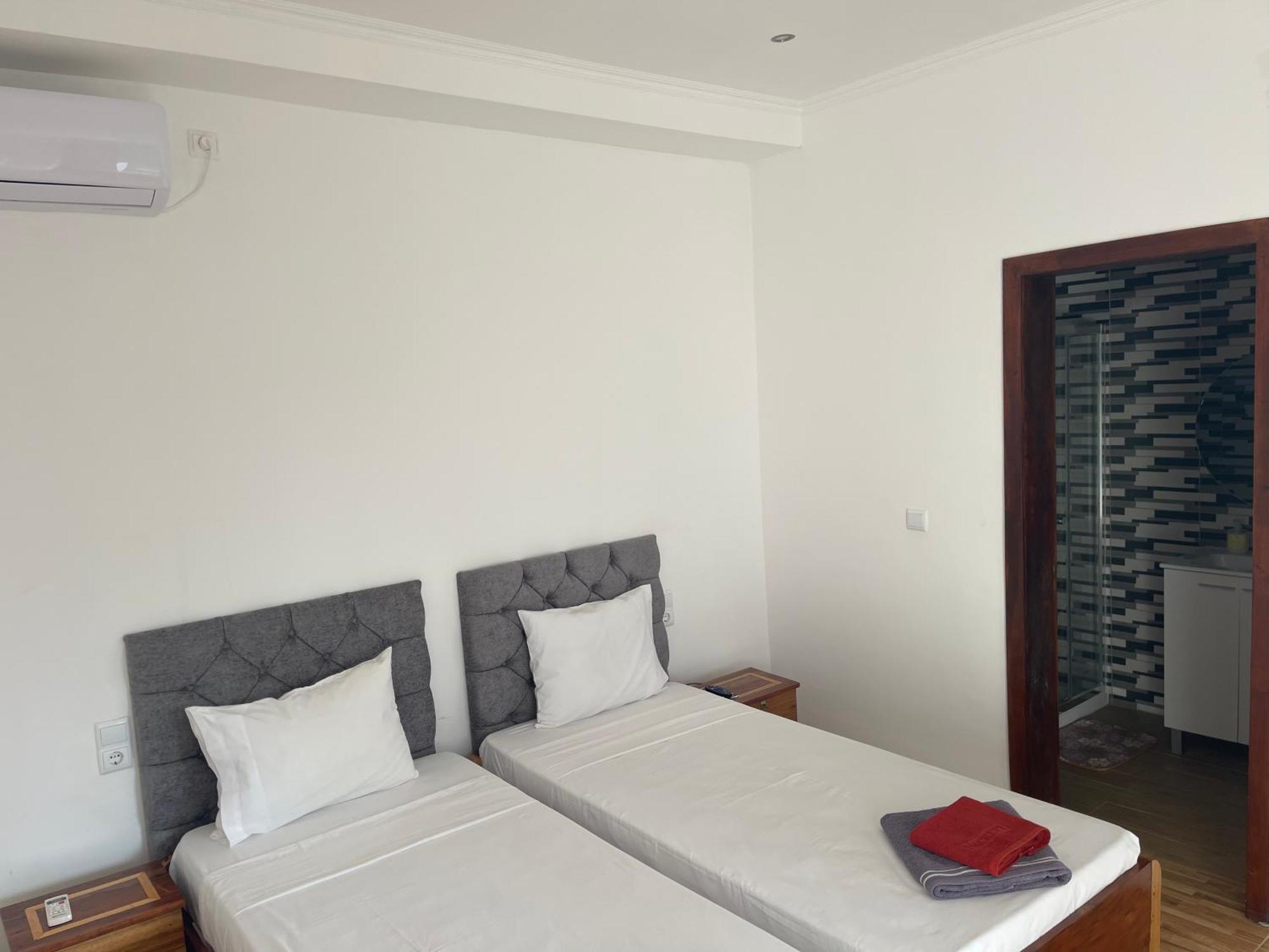 Hotel Kenito 상투메 외부 사진