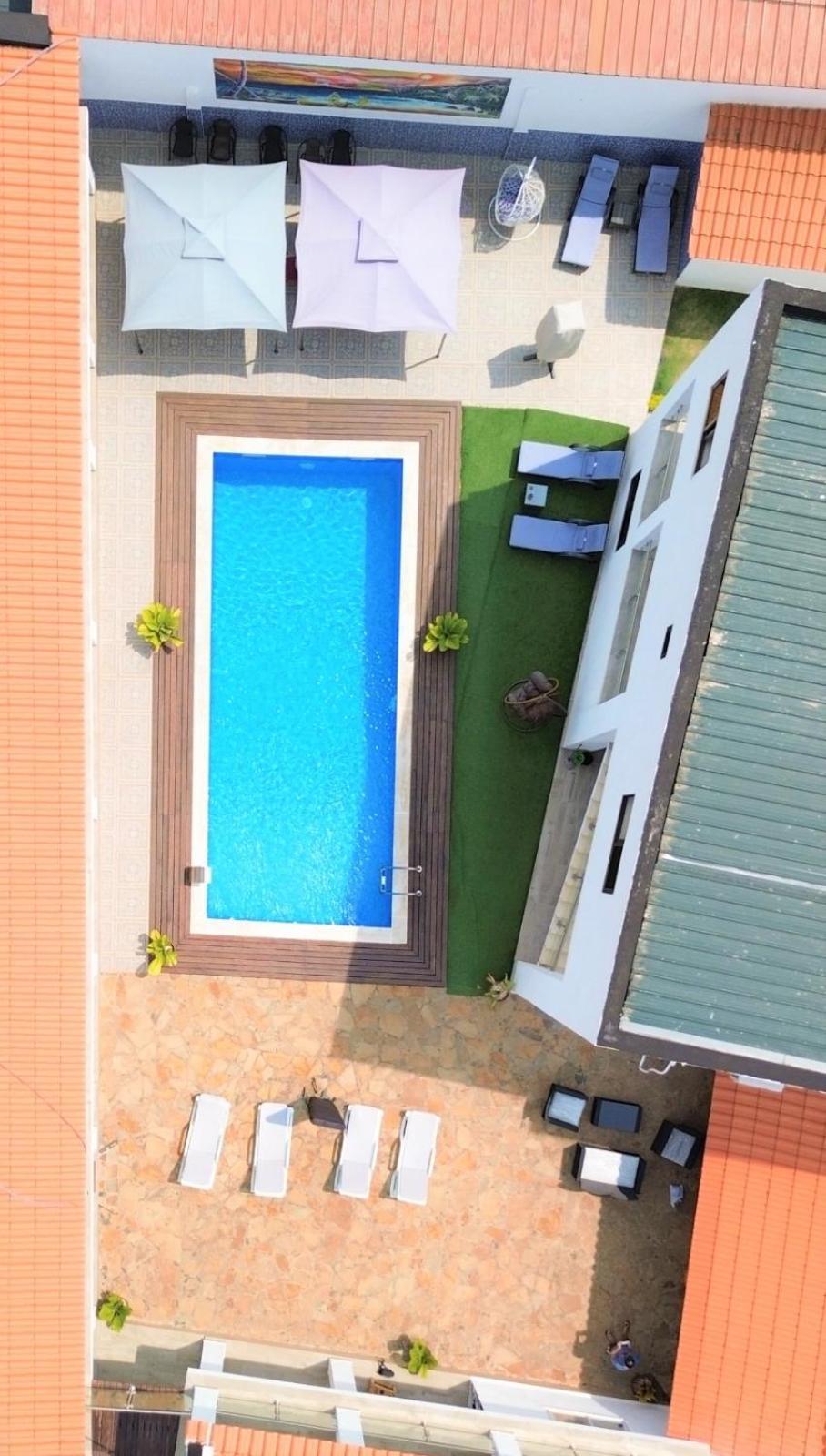 Hotel Kenito 상투메 외부 사진