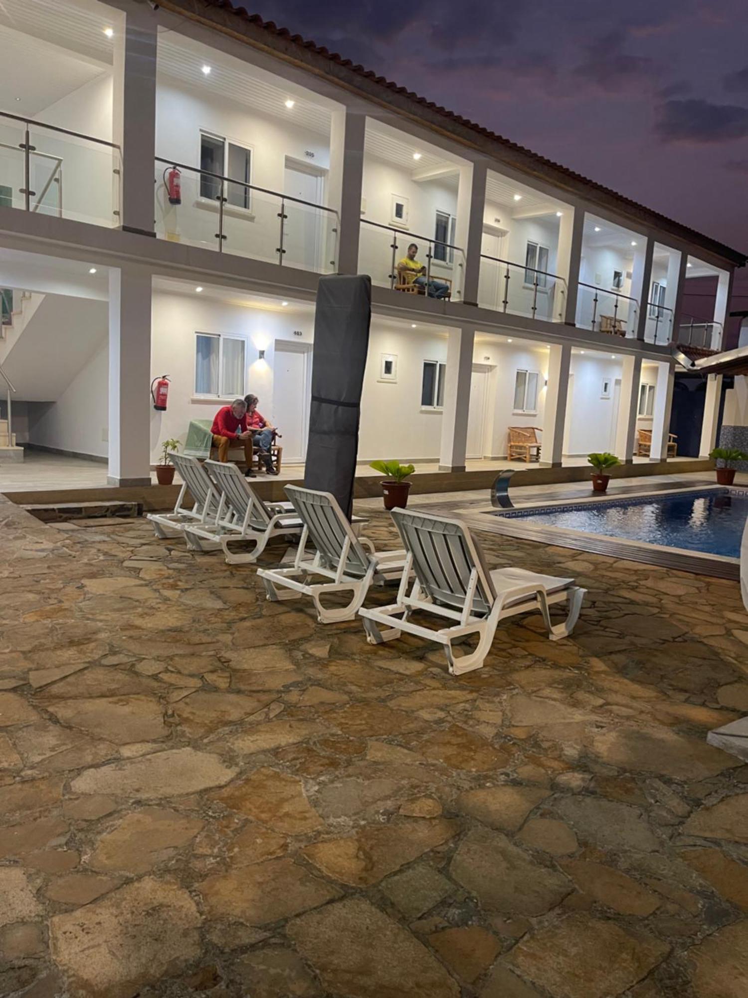 Hotel Kenito 상투메 외부 사진