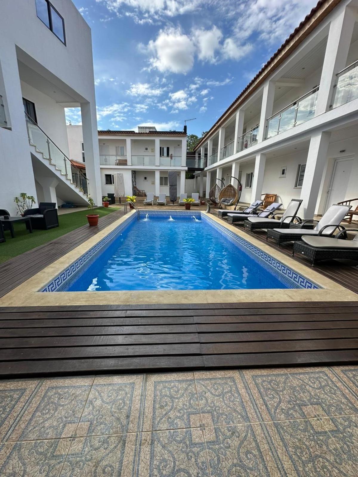 Hotel Kenito 상투메 외부 사진